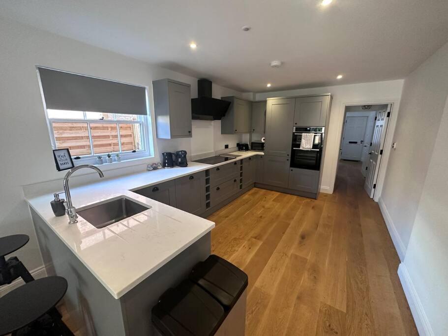 Вілла Riverside 3 Bed House Вінчестер Екстер'єр фото